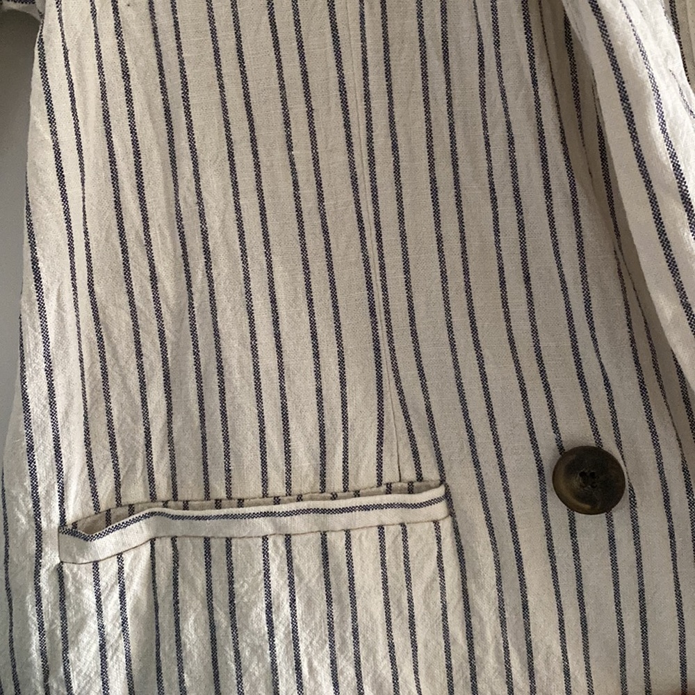 Linen Blazer - Picture 3 of 6